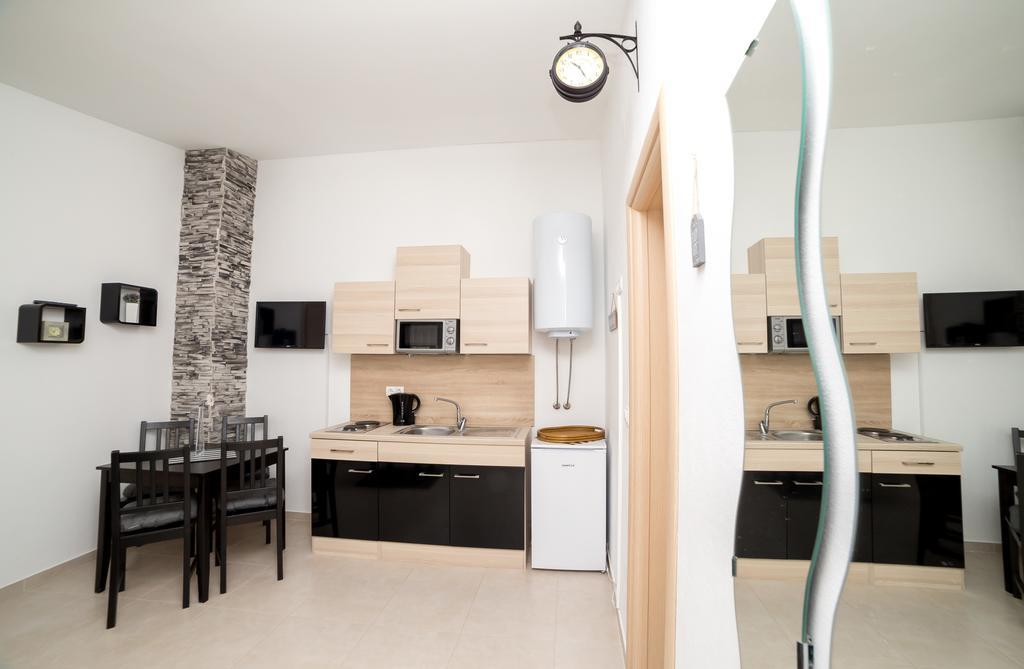 Apartments Zara Petrcane Exterior photo