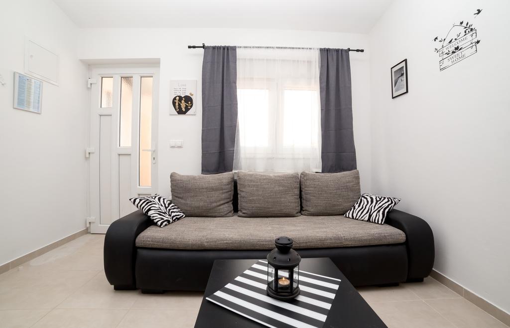 Apartments Zara Petrcane Exterior photo
